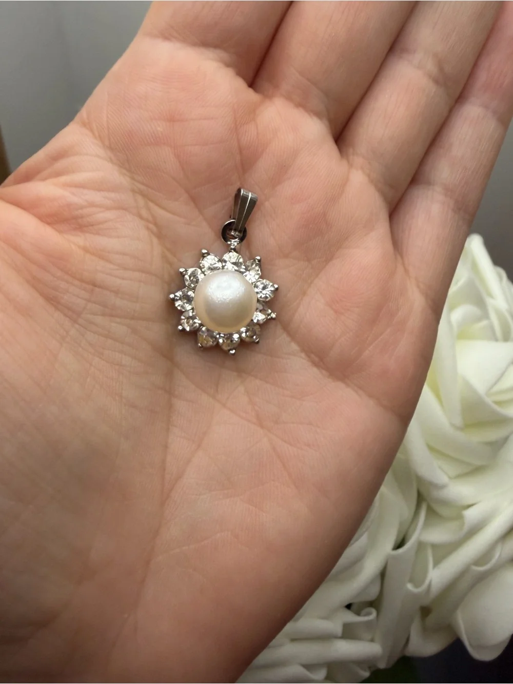 Classic Pearl and Crystal Starburst Pendant - White